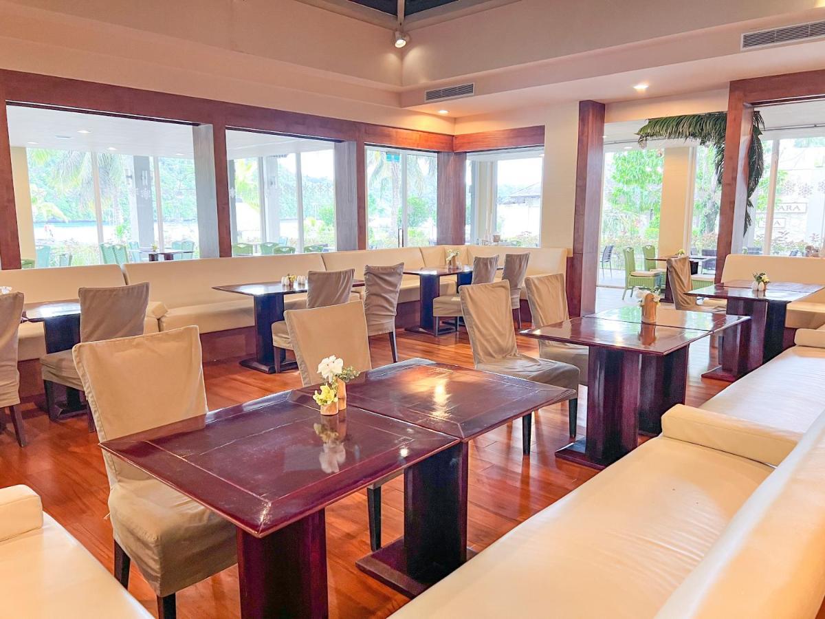 Palau Royal Resort Koror Eksteriør billede