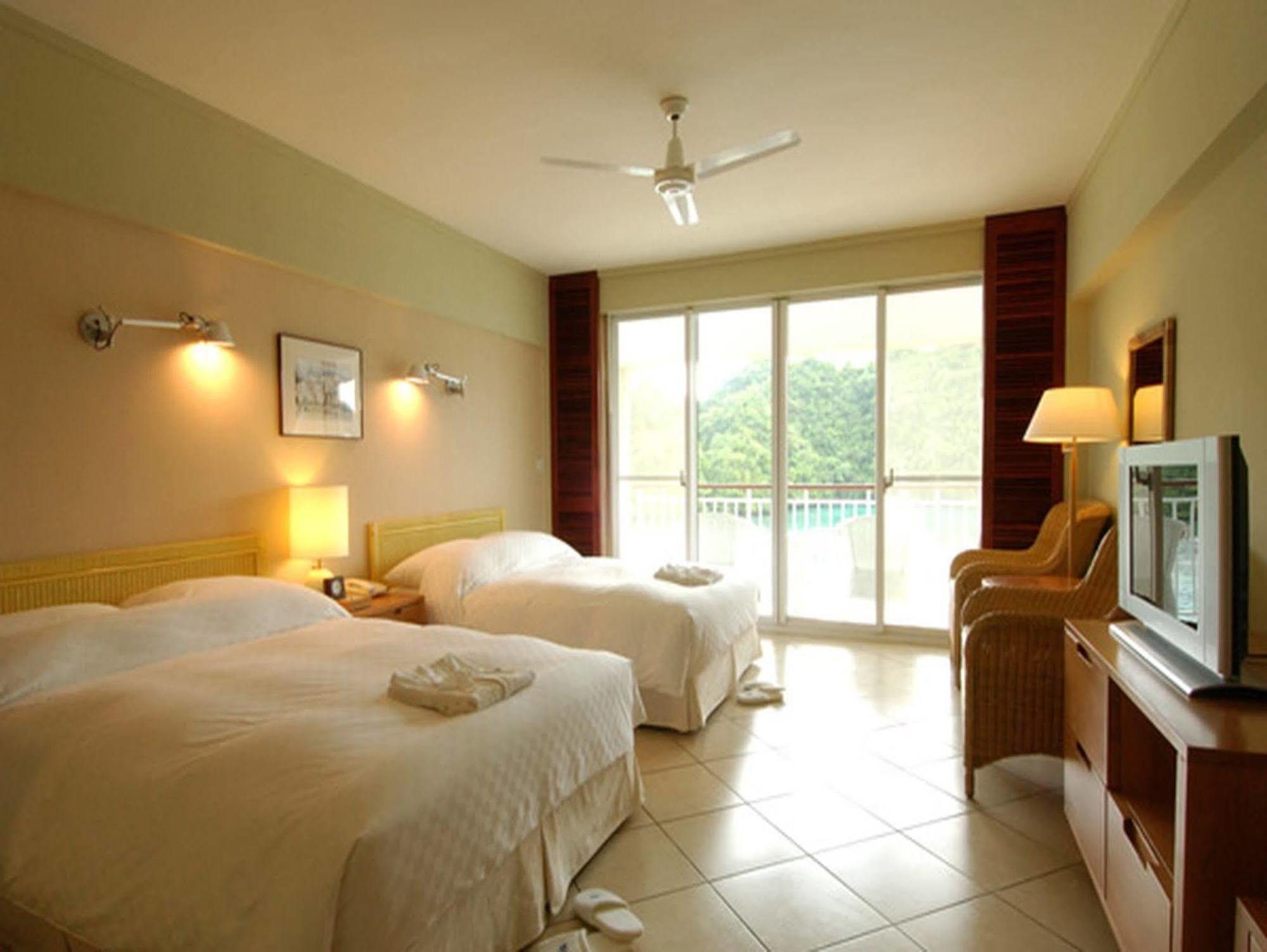 Palau Royal Resort Koror Eksteriør billede