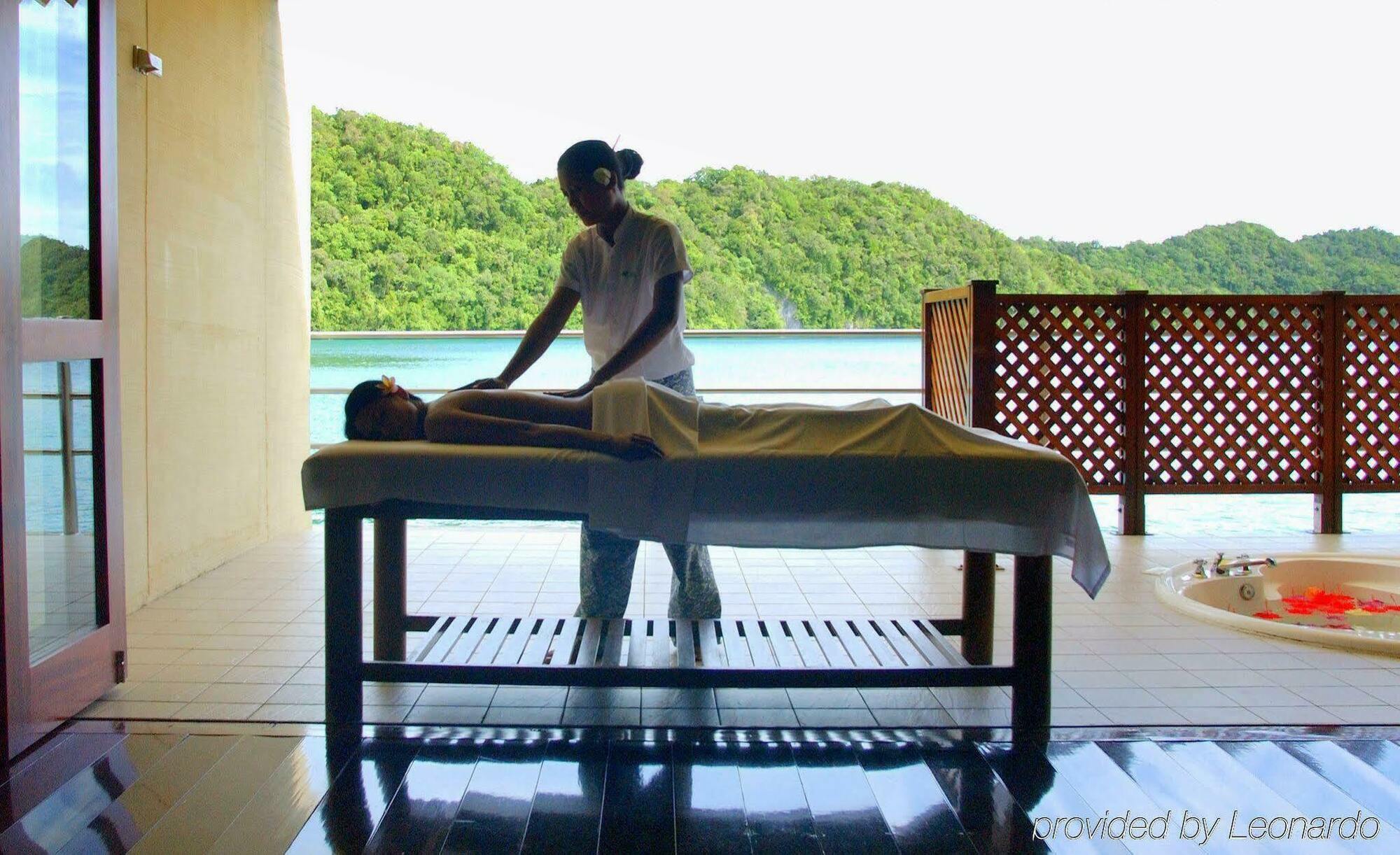 Palau Royal Resort Koror Eksteriør billede